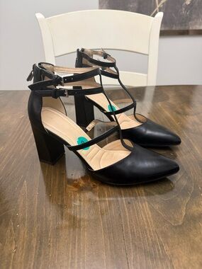 Women’s Black Strappy Block Heel Pumps